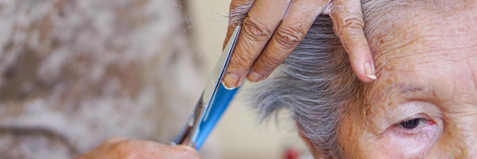 Se débarrasser des cheveux coupés